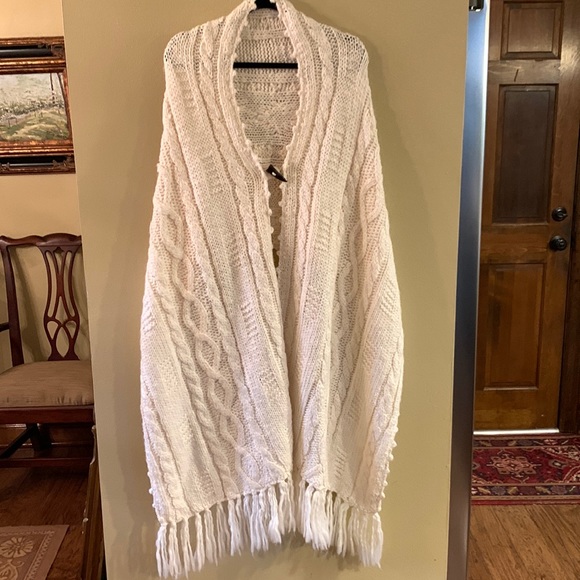 Chico’s oversized long wrap/scarf, never worn condition. - Picture 3 of 5